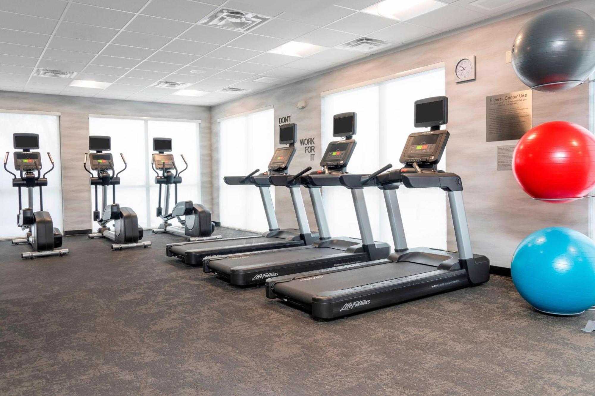 Fairfield Inn & Suites By Marriott Fair Oaks Farms Eksteriør bilde